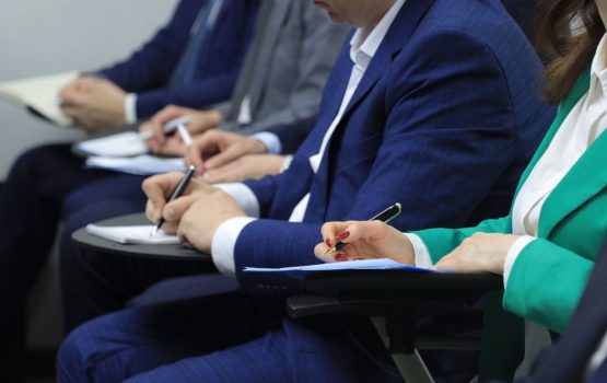 Володин: начинать ремонт необходимо с самых разбитых дворов