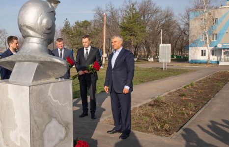 12 апреля: Вячеслав Володин посетил аэроклуб им. Ю.А. Гагарина