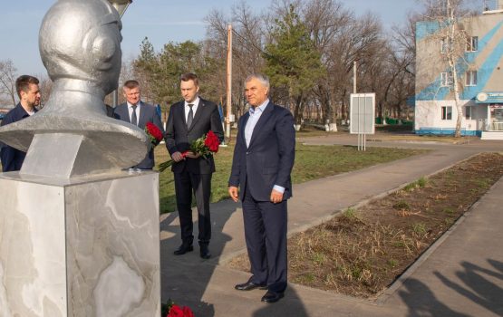 12 апреля: Вячеслав Володин посетил аэроклуб им. Ю.А. Гагарина