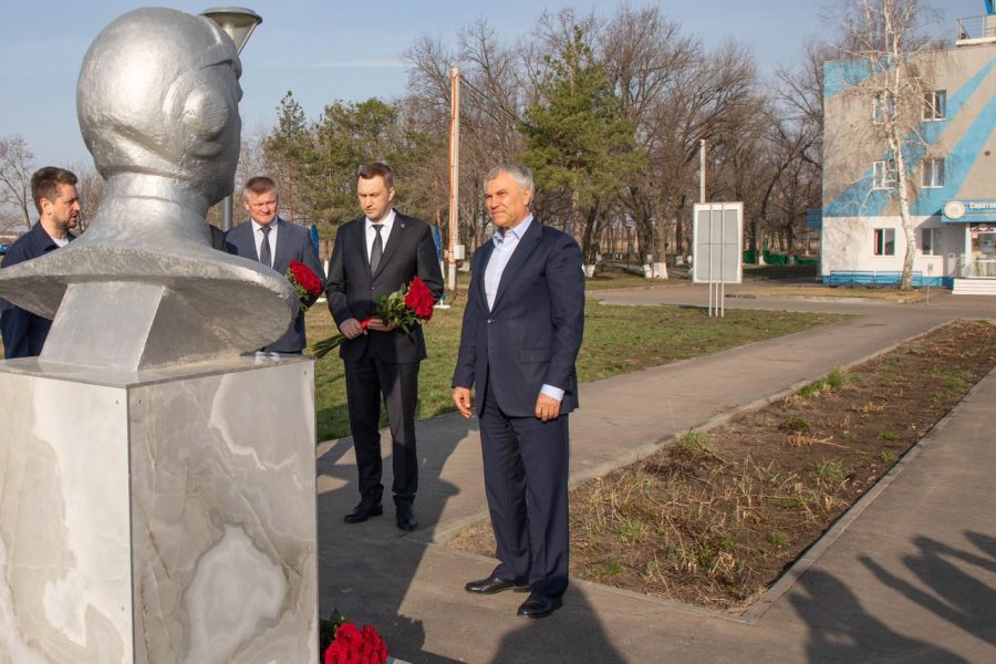 12 апреля: Вячеслав Володин посетил аэроклуб им. Ю.А. Гагарина