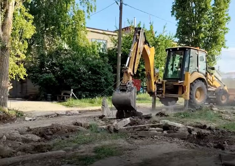 Володин: до октября этого года предстоит отремонтировать 371 двор в Саратове и провести паспортизацию