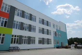 Строительство новой школы в микрорайоне «Городские просторы» вышло на завершающую стадию