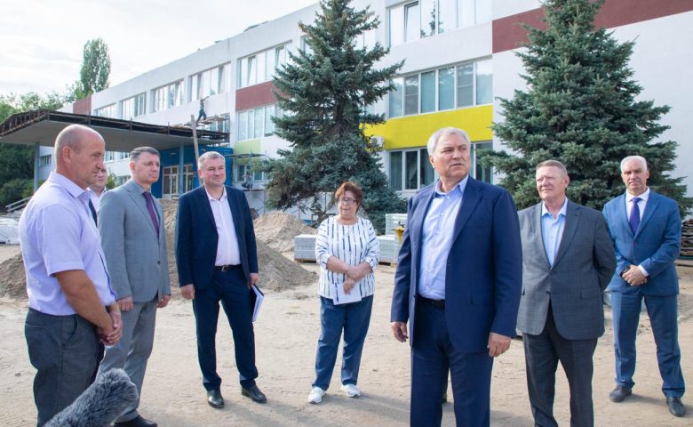 Вячеслав Володин ознакомился с ходом завершения строительства нового корпуса школы №66