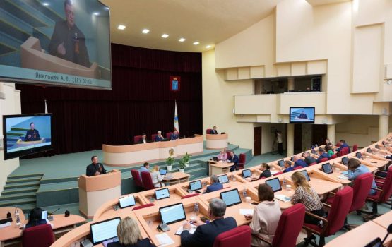 На заседании областной думы были рассмотрены и поддержаны важные поправки в бюджет