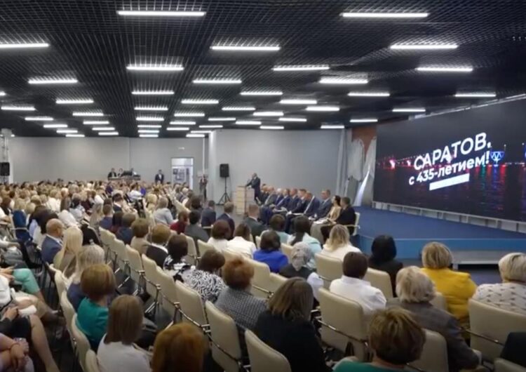 Восстановление школьных стадионов и установка игровых площадок в детсадах