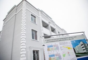 Володин ознакомился с завершающим этапом строительства служебных домов для врачей и медсестер