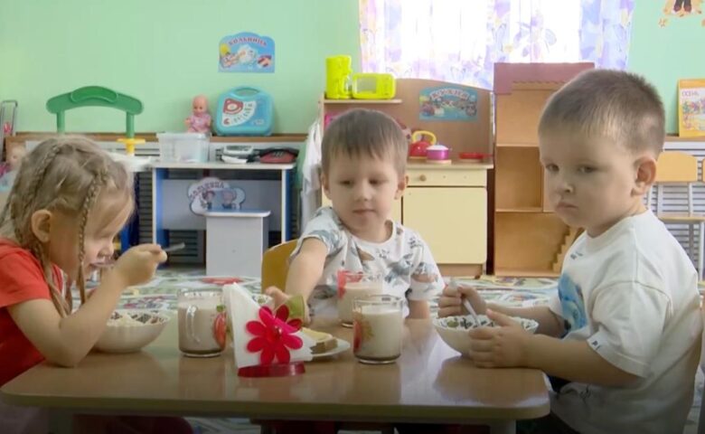 В области вводится бесплатное питание в школах, продленки и посещение детсадов