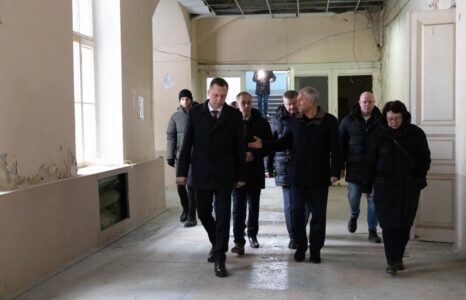 Здание бывшего авиационного техникума находится в тяжелейшем состоянии