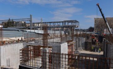 Володин на железнодорожном вокзале: ЛЮДИ ЖДУТ, ищите решение, чтобы в этом году сдать