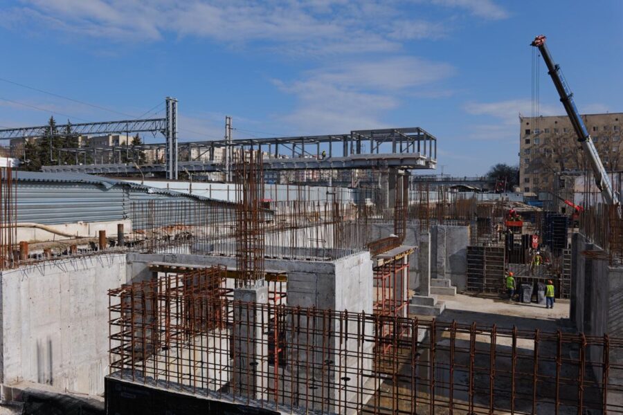 Володин на железнодорожном вокзале: ЛЮДИ ЖДУТ, ищите решение, чтобы в этом году сдать