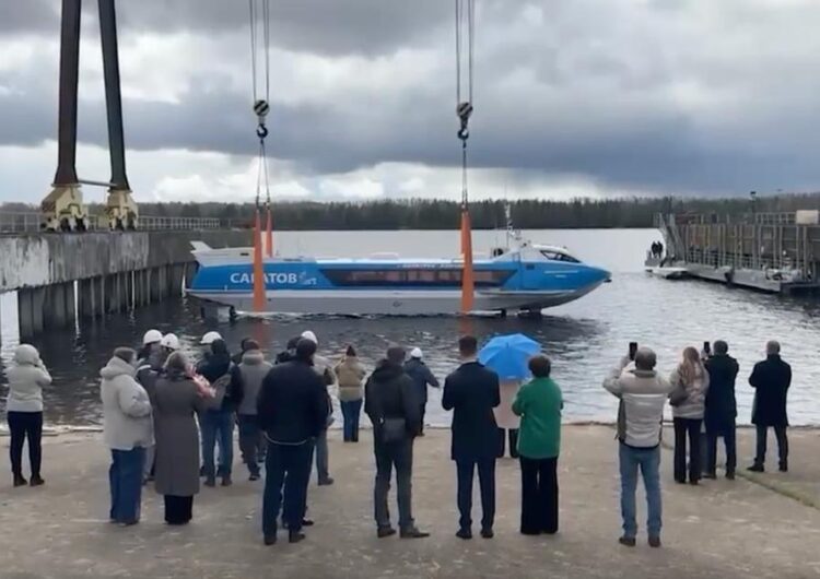 Валдай «САРАТОВ – ПОЛИТРУК КЛОЧКОВ» спустили на воду