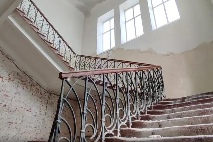 Начались работы по капитальному ремонту трех школ