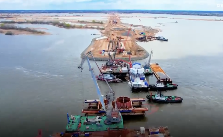 Запуск рабочего автомобильного движения вокруг Энгельса