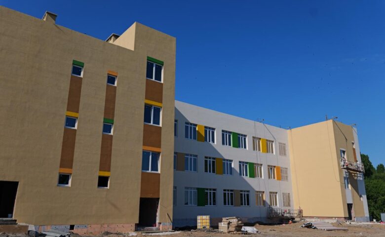 Cаратовская школа №100 в сентябре 2026 года перейдет на одну смену