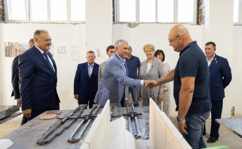 Володин ознакомился с реставрацией ГДО в Энгельсе