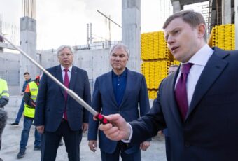 Вячеслав Володин осмотрел строительство саратовского ж/д вокзала